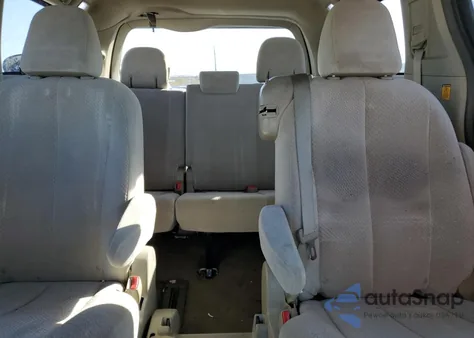 2013 Toyota Sienna Le from USA, damaged, VIN 5TDKK3DC5DS351479